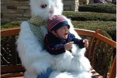 PHOTOS: 25 SCARY EASTER BUNNIES OF THE PAST ~ Popthomology