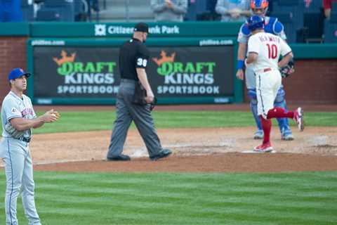 Phillies Power Up to Beat Mets and Yankees Lose in Extra Innings
