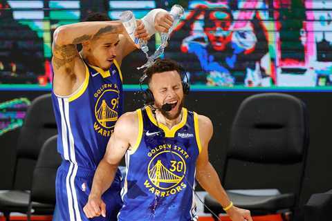 Stephen Curry Scores 53, and Passes Wilt Chamberlain