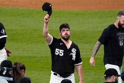 Carlos Rodon Loses Perfect Game in 9th, Gets No-Hitter