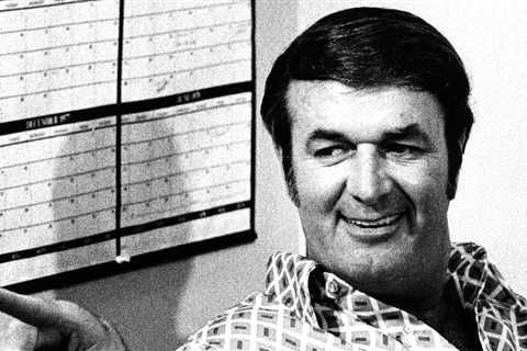 Bobby Leonard, Hall of Fame Basketball Coach, Dies at 88