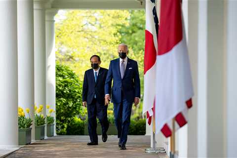 Biden and Suga Agree U.S. and Japan Will Work Together on 5G