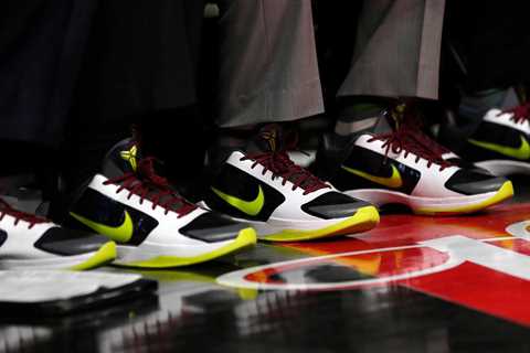 Kobe Bryant’s Nike Contract Expired. The Implications Are Complex.