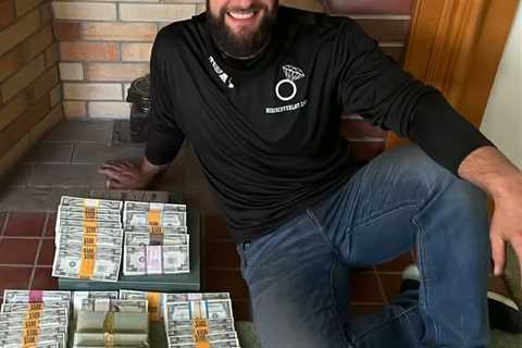 Granddad's $46k Hidden Stash Found by Pro Treasure Hunter Right Before Family Sells Home