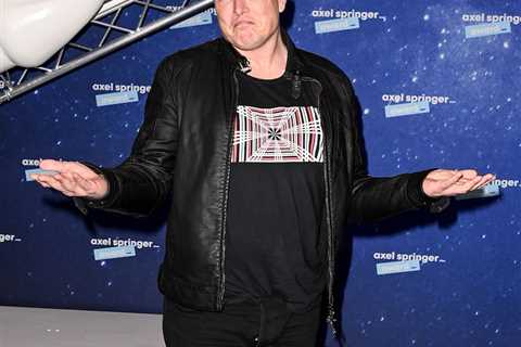 Elon Musk to Host Saturday Night Live, Twitter Explodes