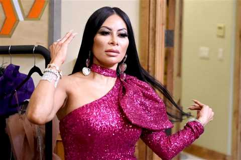 PHOTOS: Jen Shah Looks Unrecognizable in New Blonde Look Amid Filming on RHOSLC Season 2 as Her..