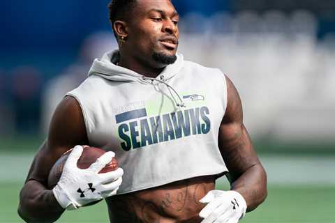 One of the N.F.L.’s Fastest Is Among the Slowest on the Track