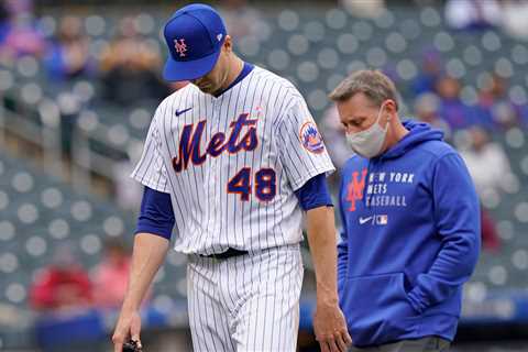 Mets Sweep Arizona, but deGrom Leaves Early