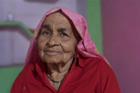 Chandro Tomar, Who Shot Her Way Through a Glass Ceiling, Dies