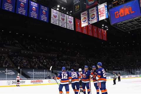 Avalanche Are Cup Favorites, but Even the Islanders Can Dream