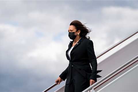 Harris will speak at a summit seeking to unite Democratic senators of color.