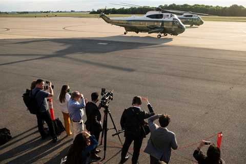 A White House Correspondent Gets Back in the Pool (Van)