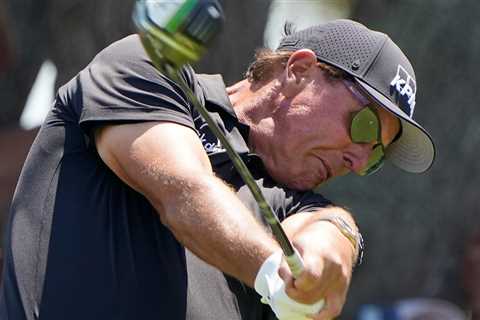 Phil Mickelson Muscles His Way Up the P.G.A. Championship Leaderboard