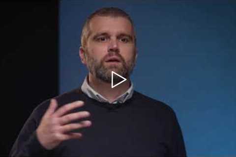 Domani mi interrogano in felicità. | Federico Favot | TEDxPordenoneStudio