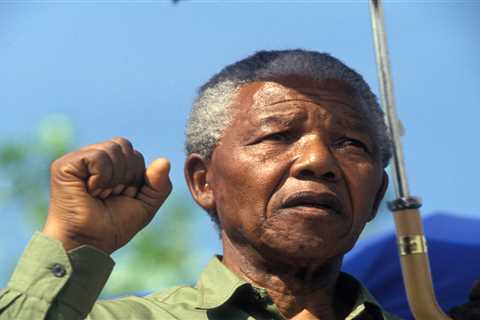 Book shows the folly of painting Mandela as either saint or sellout