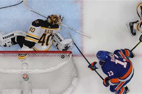 Mathew Barzal Finds Scoring Touch for Islanders