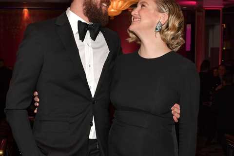 Kate Hudson Details Hilariously NSFW Strategy for Getting Fit in Just an 'Hour Twenty'