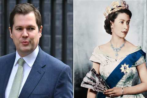 Students who removed Queen’s portrait did it ‘out of ignorance’, minister says