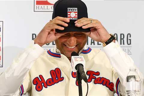 Hall of Fame Delays Jeter’s Induction, but Now Will Allow Fans