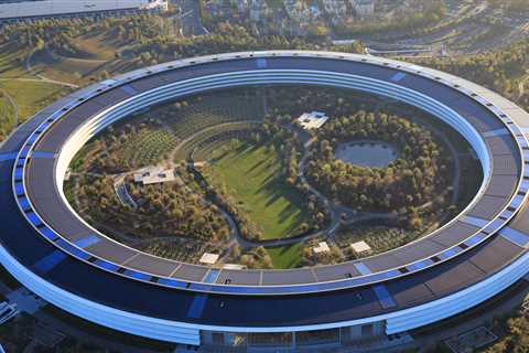 In Leak Investigation, Tech Giants Are Caught Between Courts and Customers