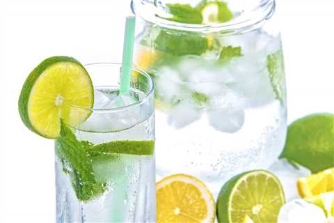 How to Stay Hydrated While Traveling