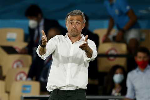Luis Enrique makes it far too easy for opponents to stifle Spain in Euro 2020