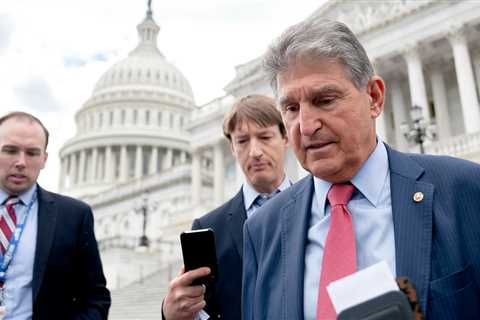 Seeking to sway Manchin, Texas Democrats will urge senators to pass a broad voting rights bill.