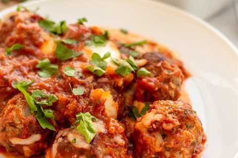 Cook Baked Cheesy Keto Meatballs Recipe for a Delicious Dinner