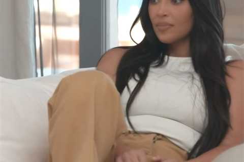 Kim Kardashian Admits Something VERY Embarrassing in KUWTK Deleted Scene