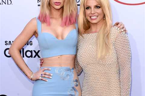Iggy Azalea Hits Back at Fans Demanding She Speak Out In Support of Britney Spears