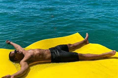 Alex Rodriguez Shows Off Slim Figure in Shirtless Snap After J. Lo Split