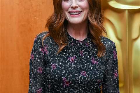 Julianne Moore: Telling Women That They're 'Aging Gracefully' Is 'Totally Sexist'