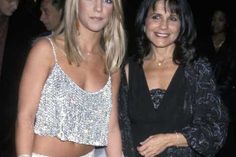 Britney Spears' Mom Lynne on Conservatorship: 'It's A Lot of Pain, A Lot of Worry'