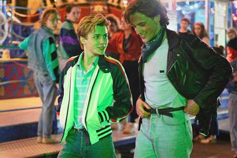 ‘Summer of 85’ Review: Denim Embraces and Stolen Kisses