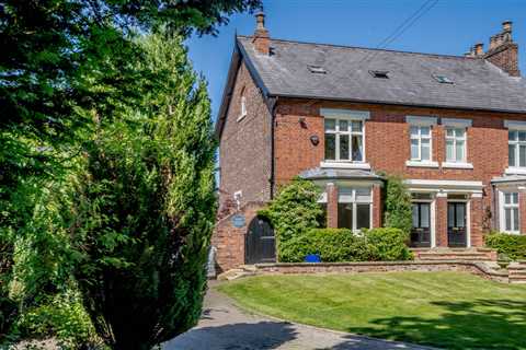 Alan Turing’s former home – complete with blue plaque – has gone on sale for £1.1million