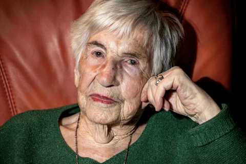 One of the last survivors of Auschwitz women's orchestra dies