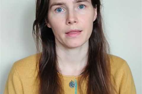 Amanda Knox Reveals Miscarriage, Questioned If Cause Was 'Something' That Happened in Italy