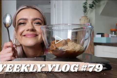 WEEKLY VLOG #79 | BAKING, LADY CHATS &amp; UPPER BODY WORKOUT! | EmmasRectangle