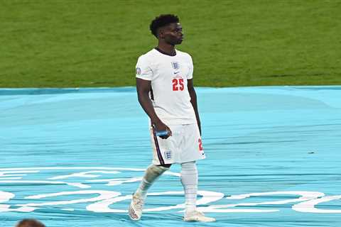 Liverpool star Curtis Jones sends message of support to Arsenal’s Bukayo Saka after England penalty ..