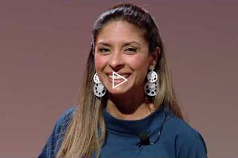 The Transformative Power of Knowledge  | Luz Maria Molinari | TEDxBibliothekZug