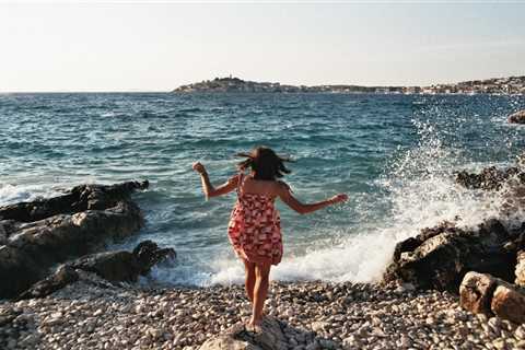 9 Important Traveling Tips For People With Chronic Conditions