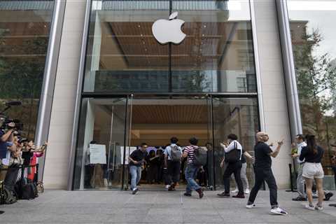 Apple threatens to leave UK market over £5 billion lawsuit