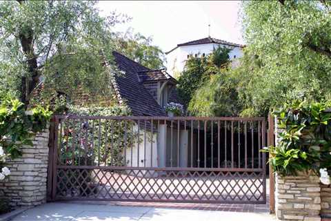 The Fabulous Homes Where Jennifer Aniston has Lived