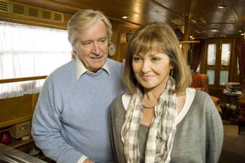 Stephanie Beacham wants to return to Coronation Street as Martha Fraser