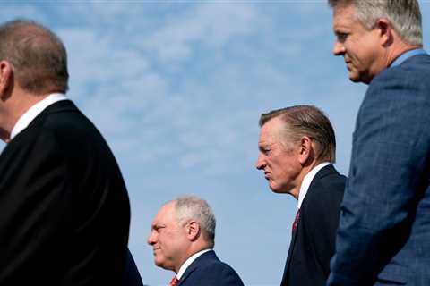 In the Capitol, the Delta Variant Spreads Worry and Partisanship