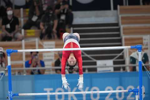 Sunisa Lee shined on the uneven bars with Simone Biles out.