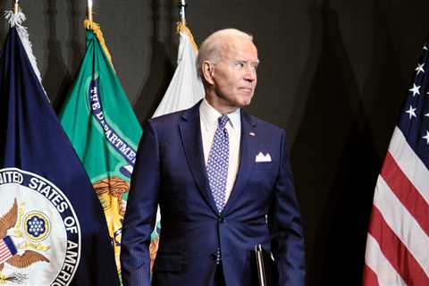 Biden Weighs Vaccine Mandate for Federal Workers
