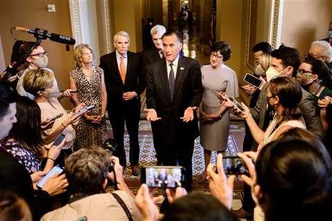 $1 Trillion Infrastructure Deal Scales Senate Hurdle With Bipartisan Vote