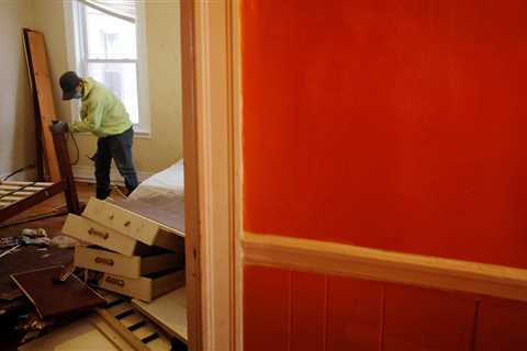 Democrats scramble to save the federal eviction freeze, as frustration with Biden mounts.