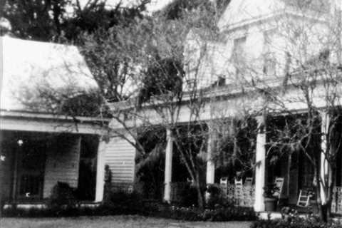 11 Haunted House Mysteries No One Can Explain